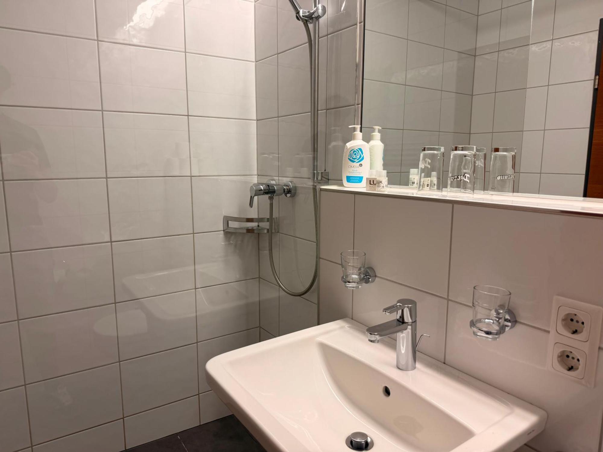 Doppelzimmer mit Balkon